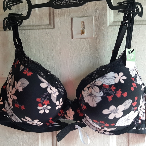 Womans bra - Picture 1 of 4